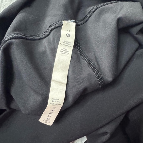 Lululemon - Picture 4 of 4
